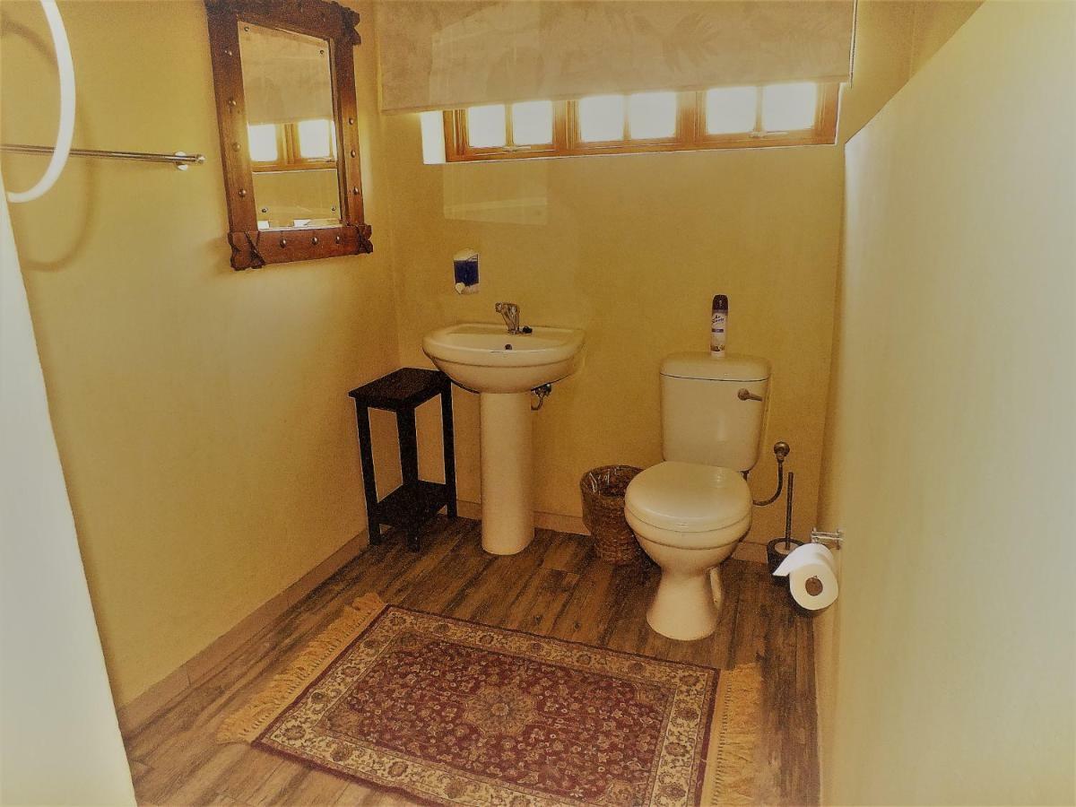 Uzuri Guesthouse Cc Виндхук Экстерьер фото